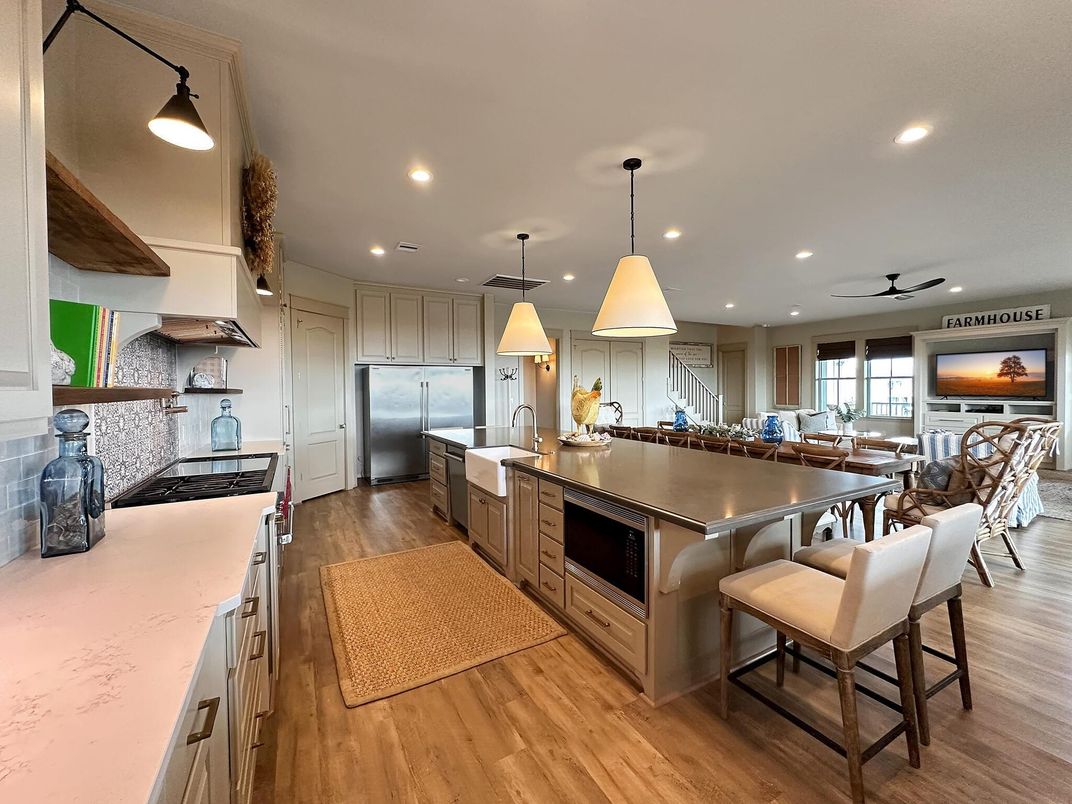 Dining room, Interior, Kitchen, Pendant Lights, Recessed Lighting, Stainless Steel Appliances, Wood Texture Flooring