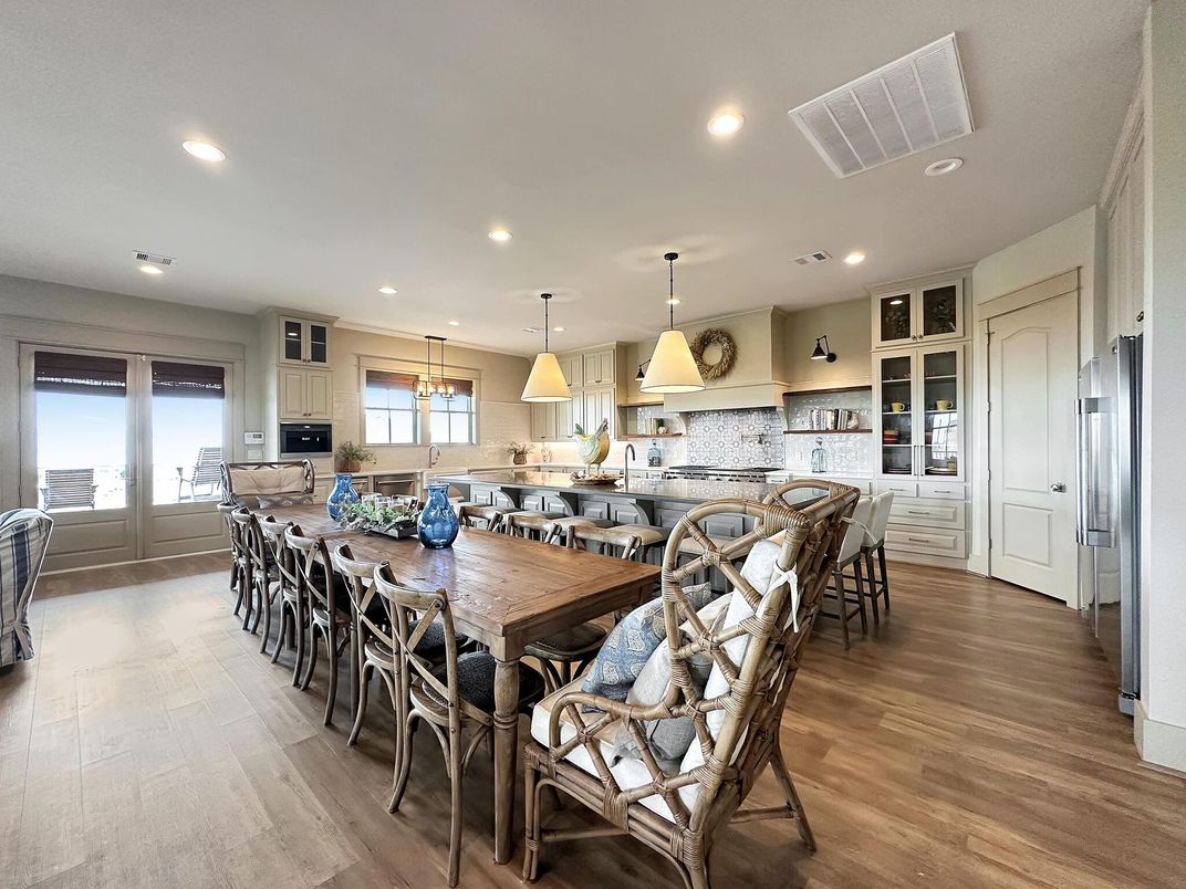 Dining room, Interior, Kitchen, Pendant Lights, Recessed Lighting, Wood Texture Flooring