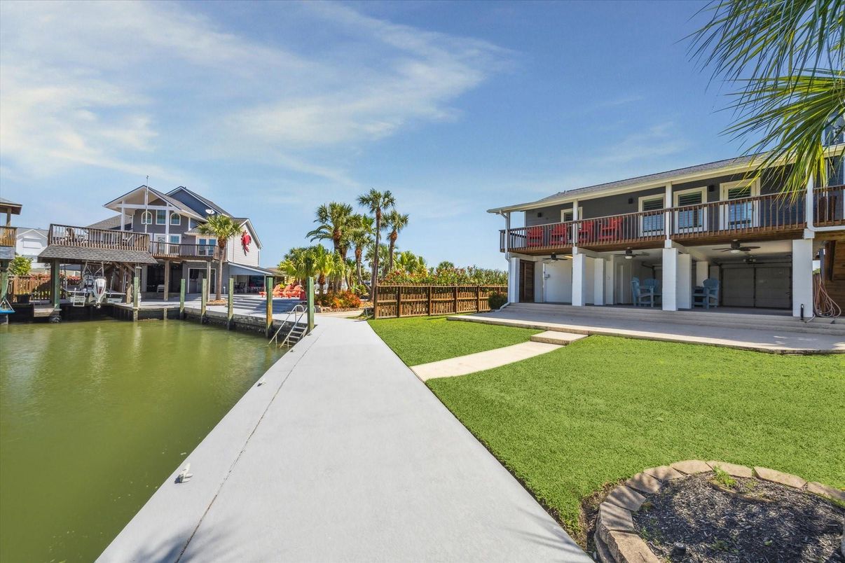 Exterior, Water