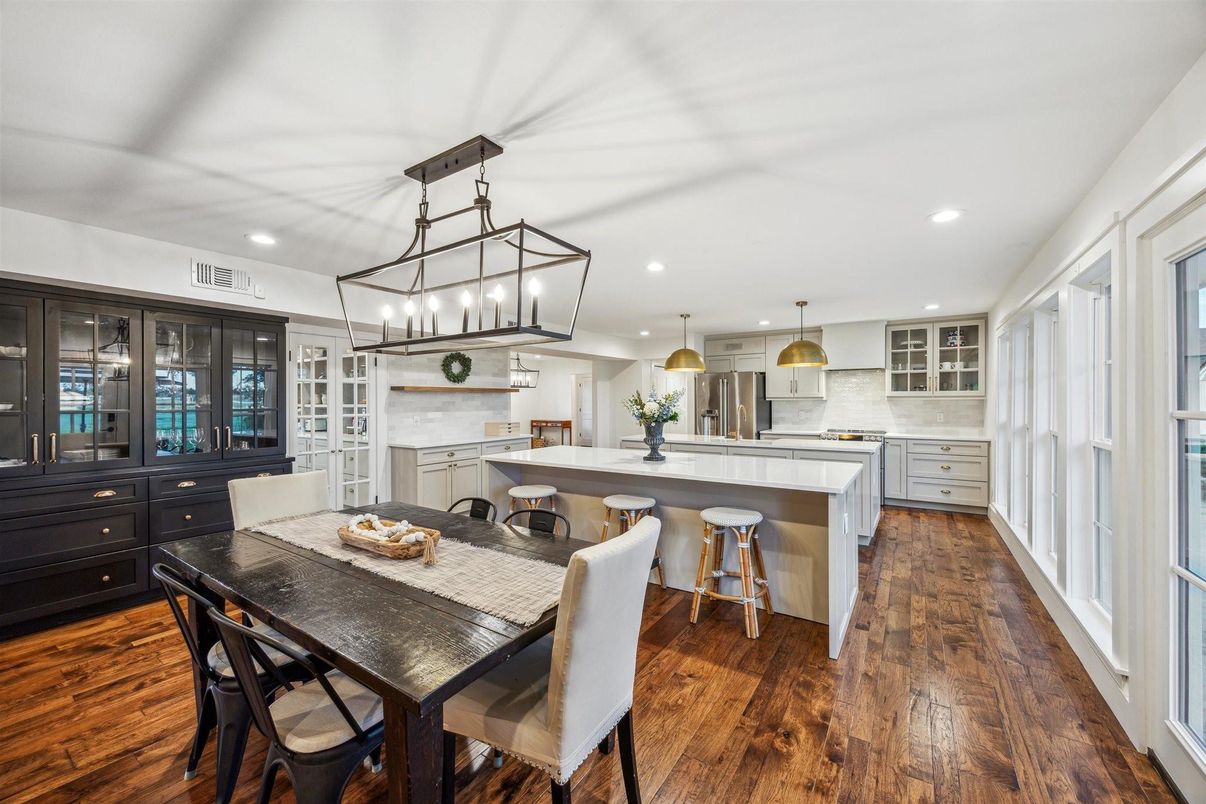 Dining room, Interior, Kitchen, Pendant Lights, Recessed Lighting, Wood Texture Flooring