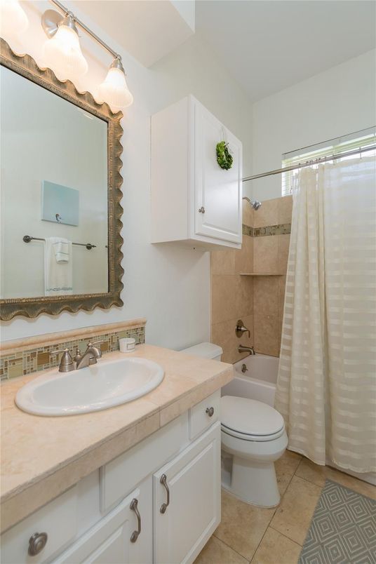 Bathroom, Interior, Tile Countertops