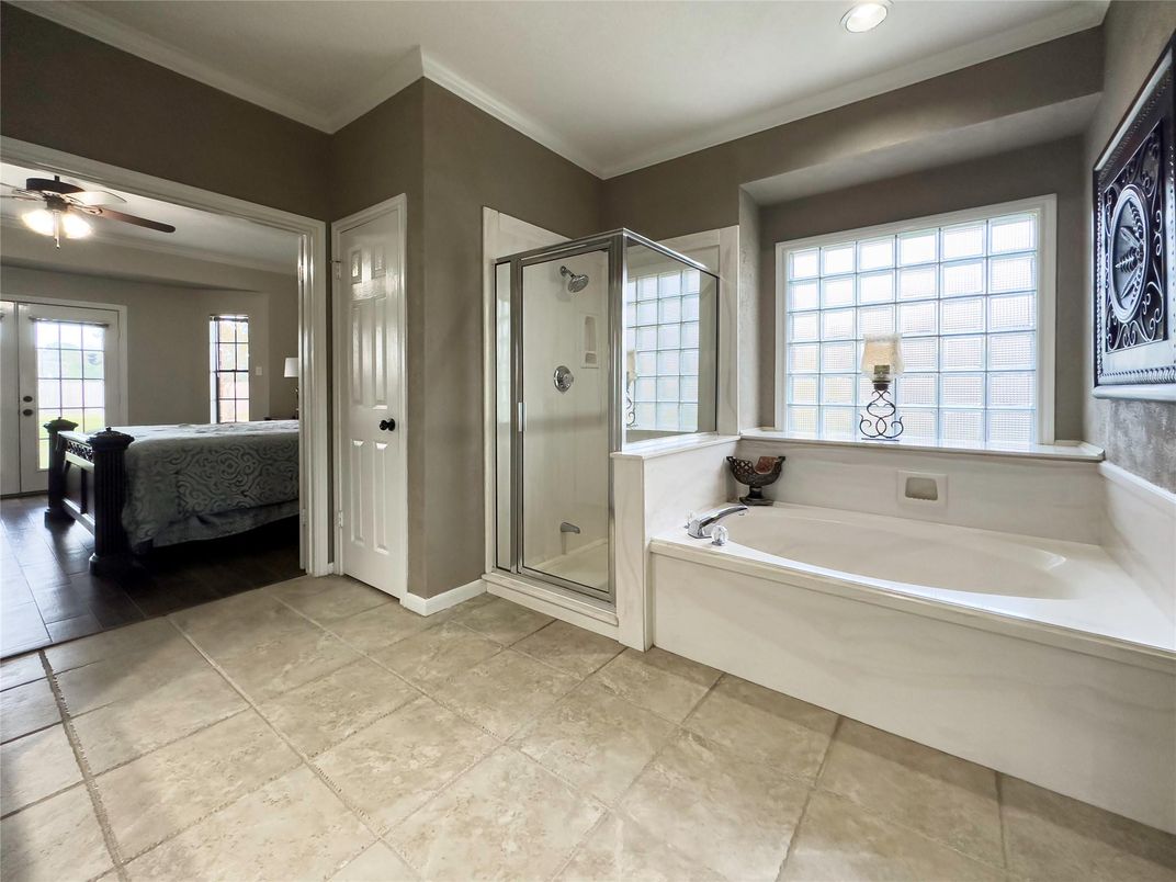 Bathroom, Bedroom, Glass Shower, Interior, Recessed Lighting