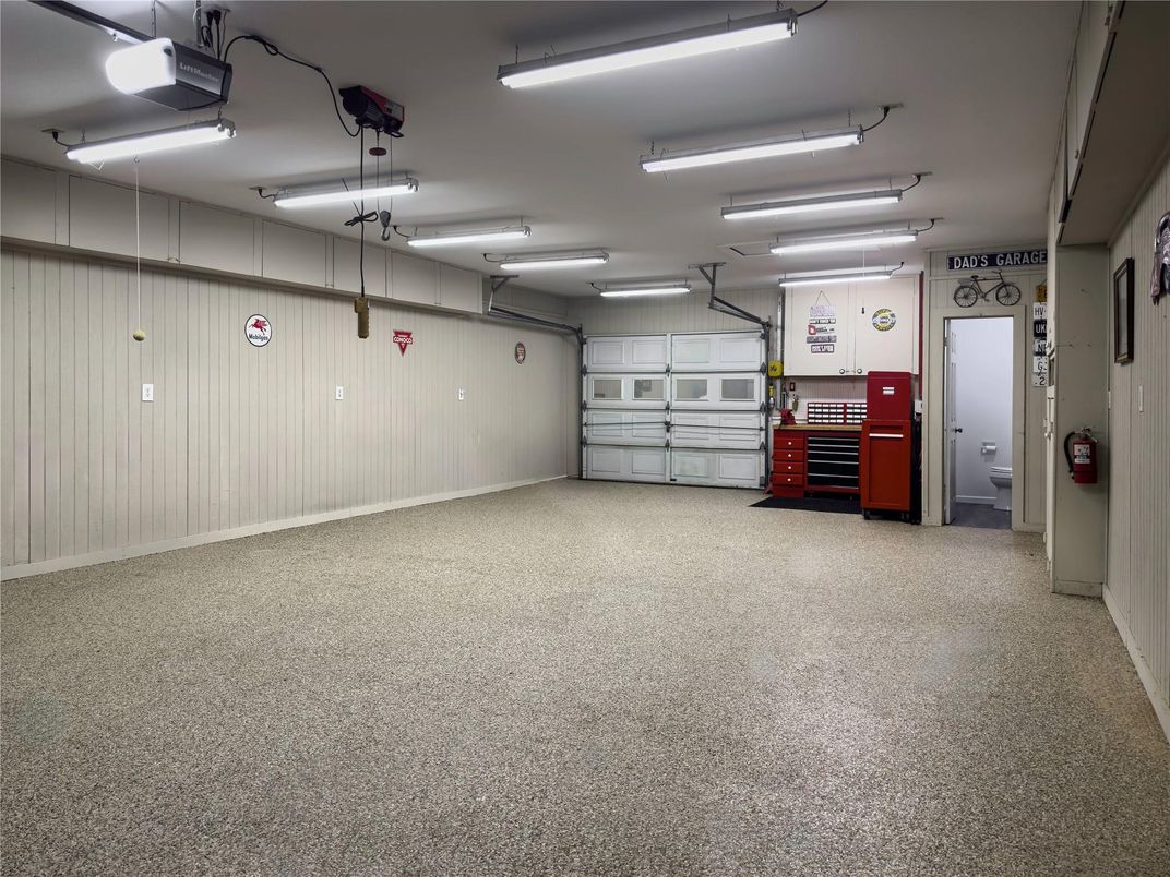 Garage, Interior