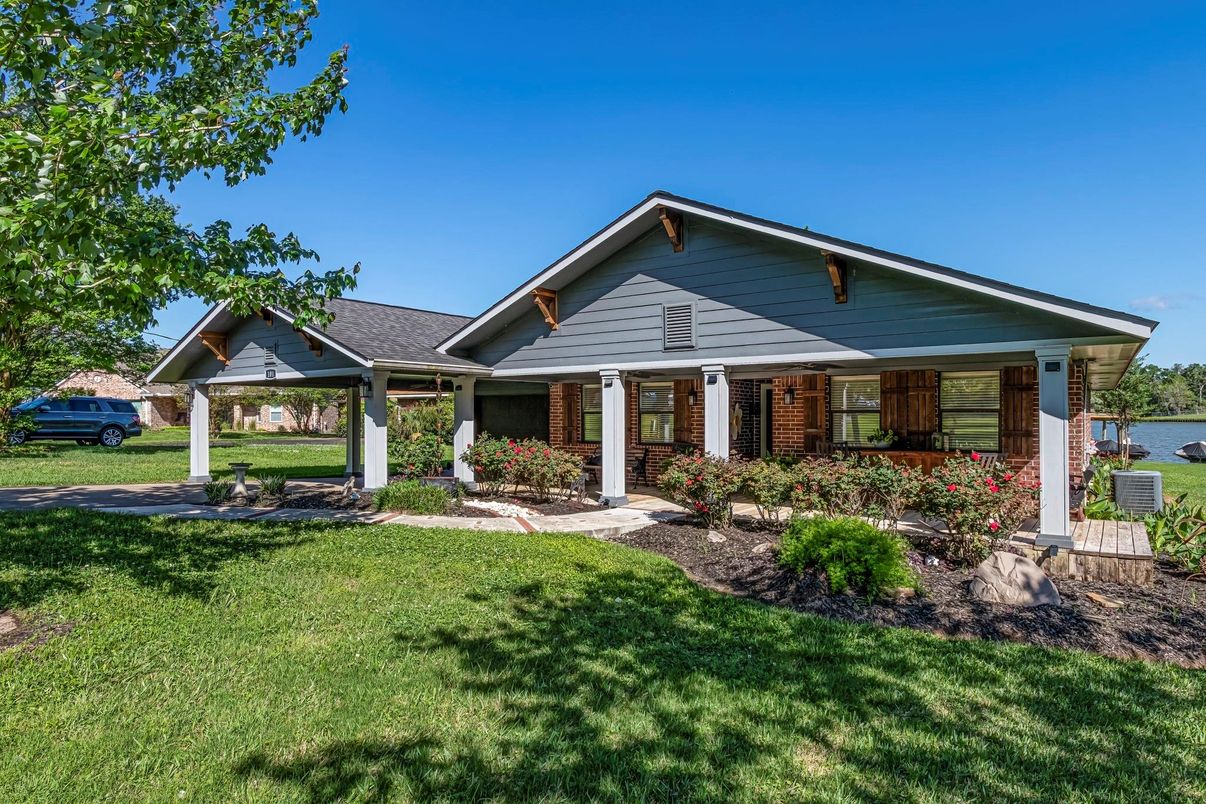 Exterior, Facade, American Craftsman