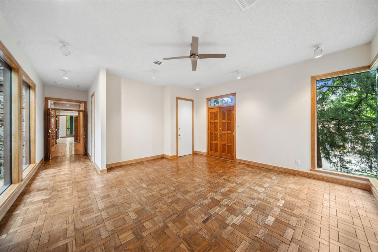 Empty room, Interior, Recessed Lighting, Wood Texture Flooring