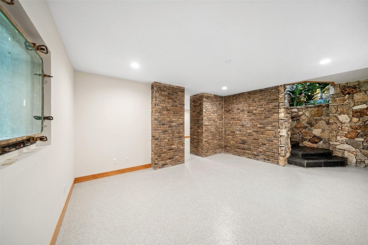 Empty room, Interior, Recessed Lighting, Stone Walls