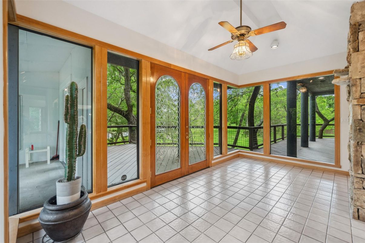 Empty room, Interior, Sun Room