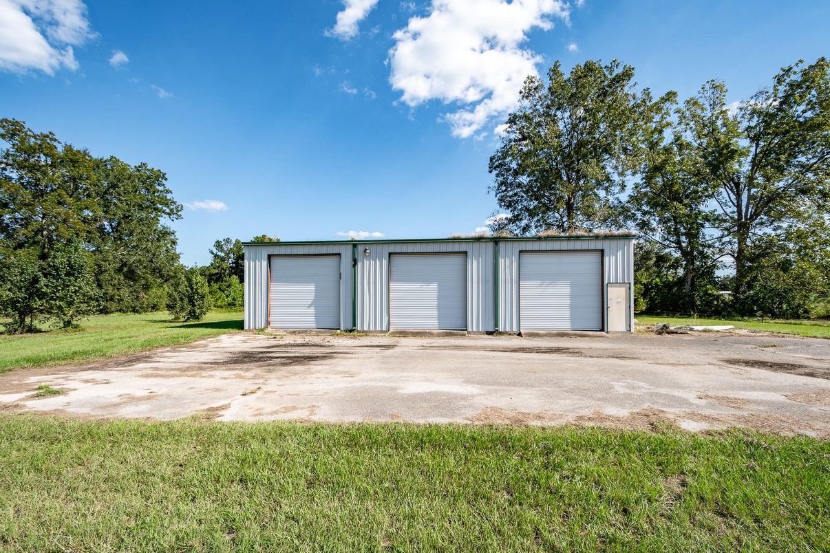 Backyard, Detached Garage, Exterior