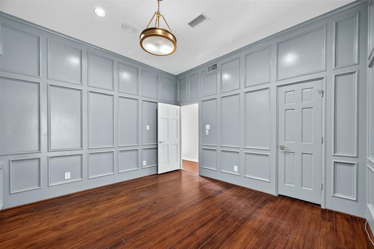 Empty room, Interior, Pendant Lights, Recessed Lighting, Wood Texture Flooring