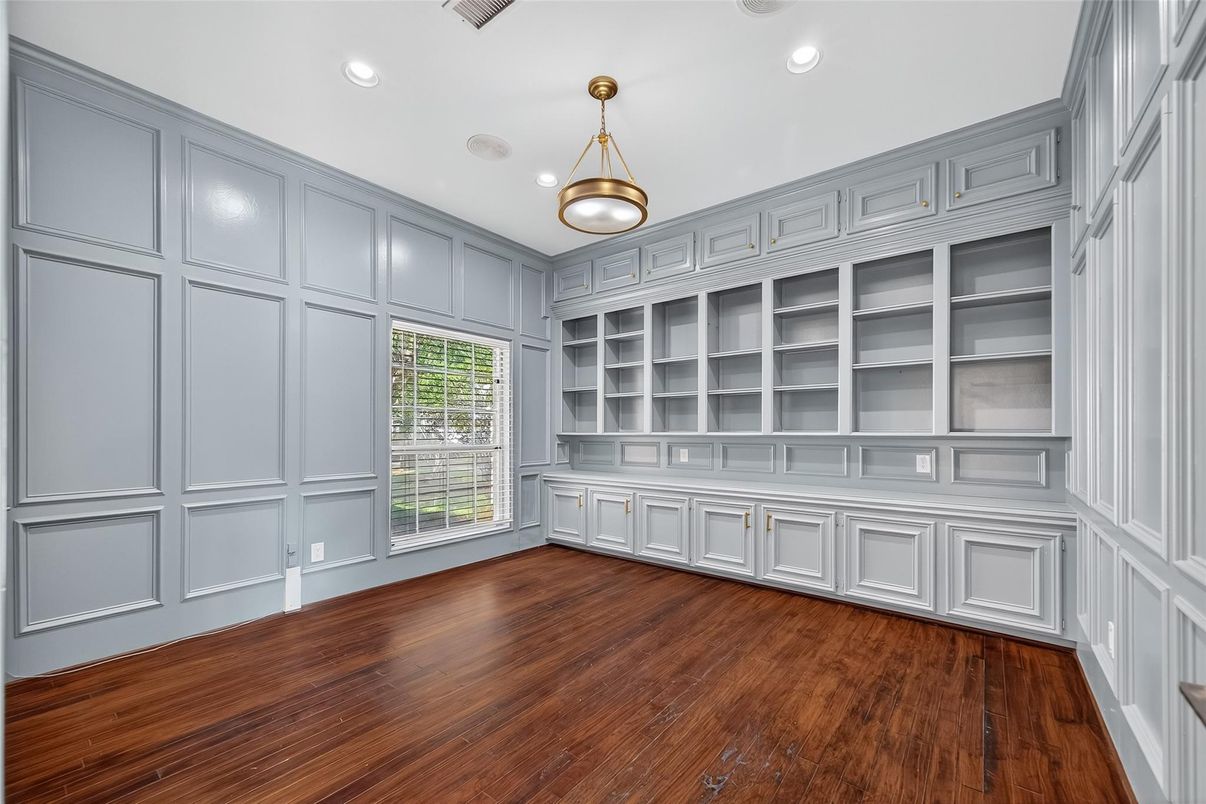 Empty room, Interior, Pendant Lights, Recessed Lighting, Wood Texture Flooring