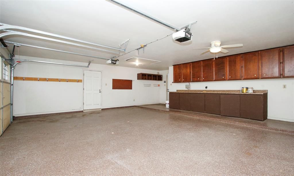 Garage, Interior