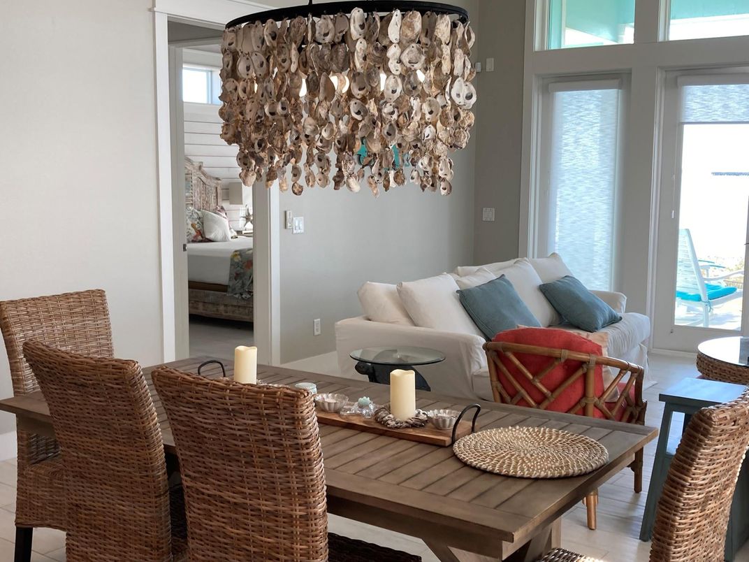Chandelier, Dining room, Interior, Living room