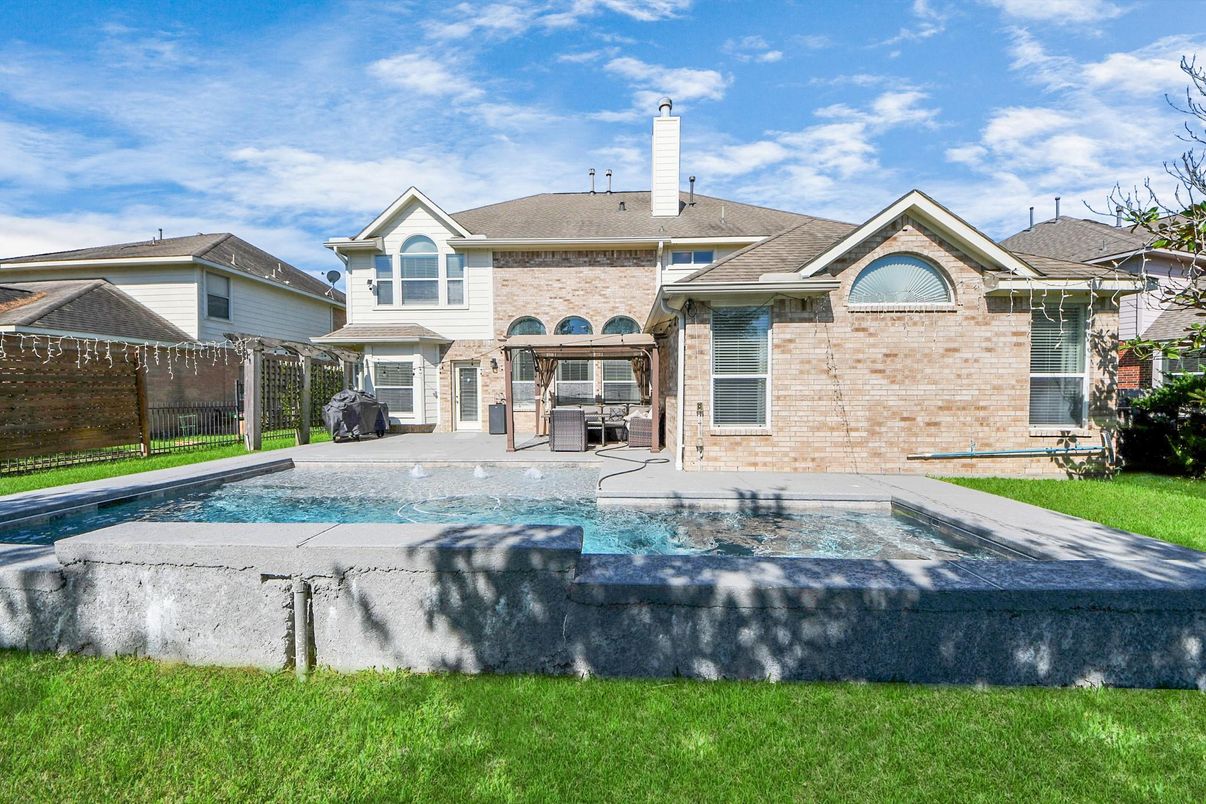 Backyard, Exterior, Pool