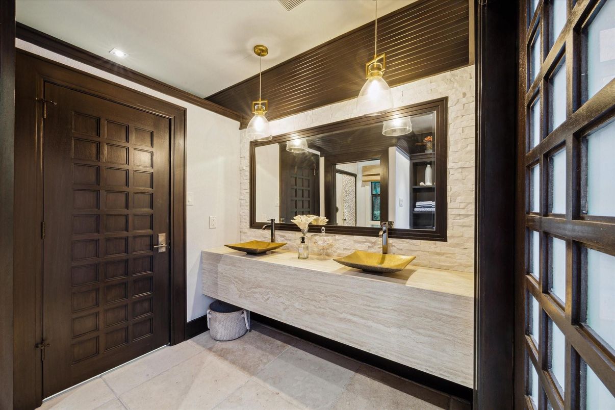 Bathroom, Dual Sink Vanities, Interior, Pendant Lights, Recessed Lighting