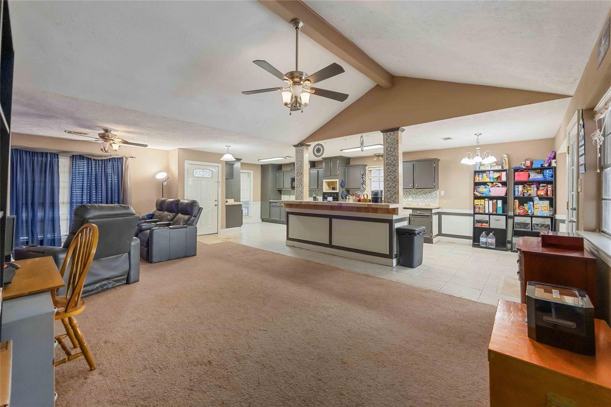 Chandelier, Interior, Kitchen, Living room, Pendant Lights