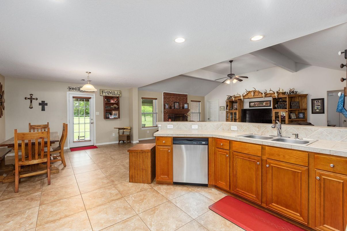 Dining room, Interior, Kitchen, Recessed Lighting, Tile Countertops