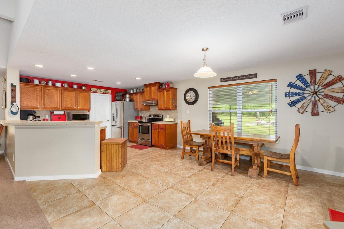 Dining room, Interior, Kitchen, Pendant Lights, Recessed Lighting, Stainless Steel Appliances