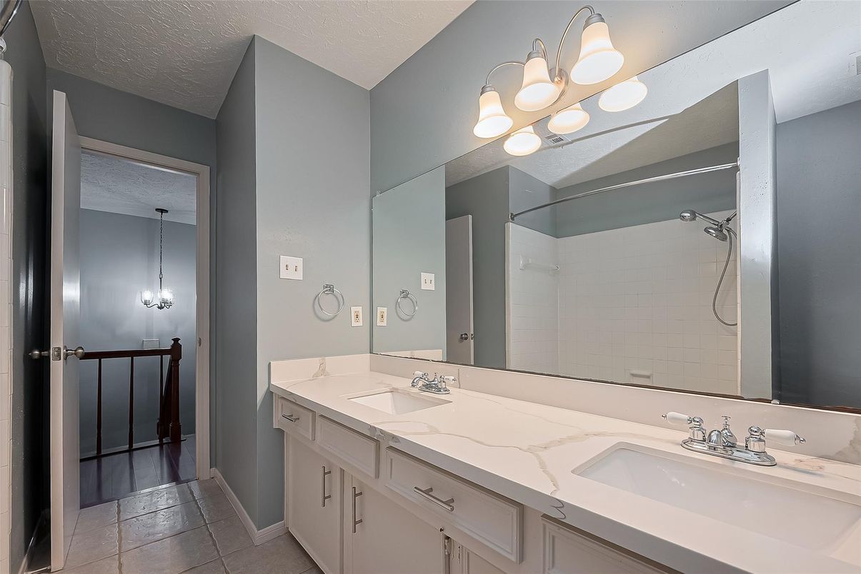 Bathroom, Dual Sink Vanities, Interior
