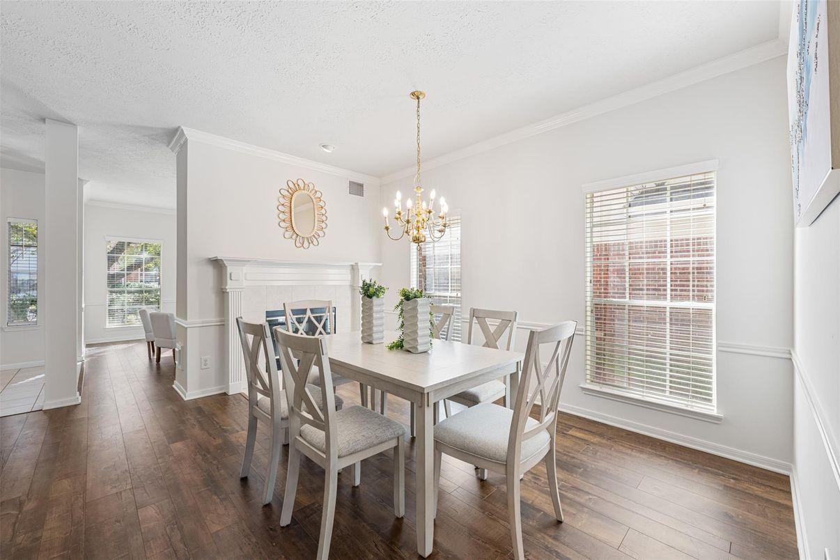 Chandelier, Dining room, Fireplace, Interior, Wood Texture Flooring