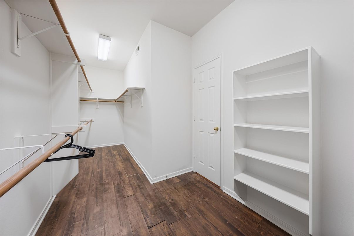 Interior, Walk-in Closets, Wood Texture Flooring