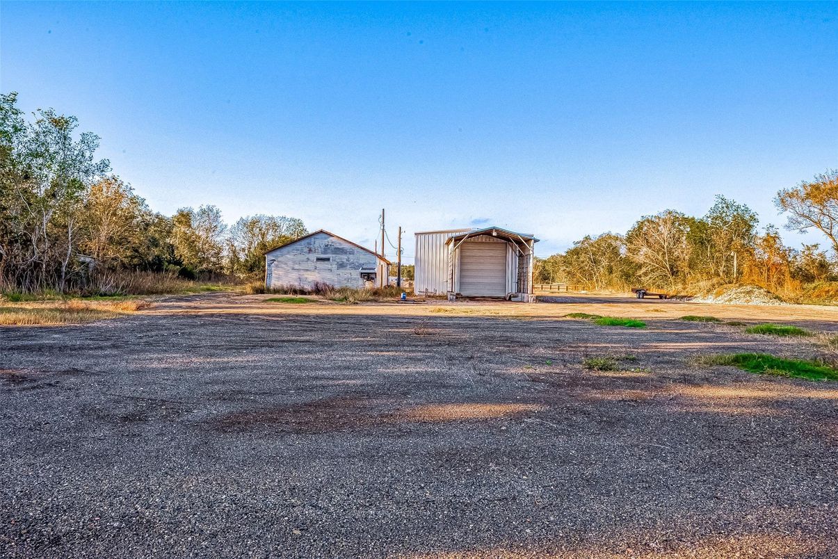 Backyard, Detached Garage, Exterior