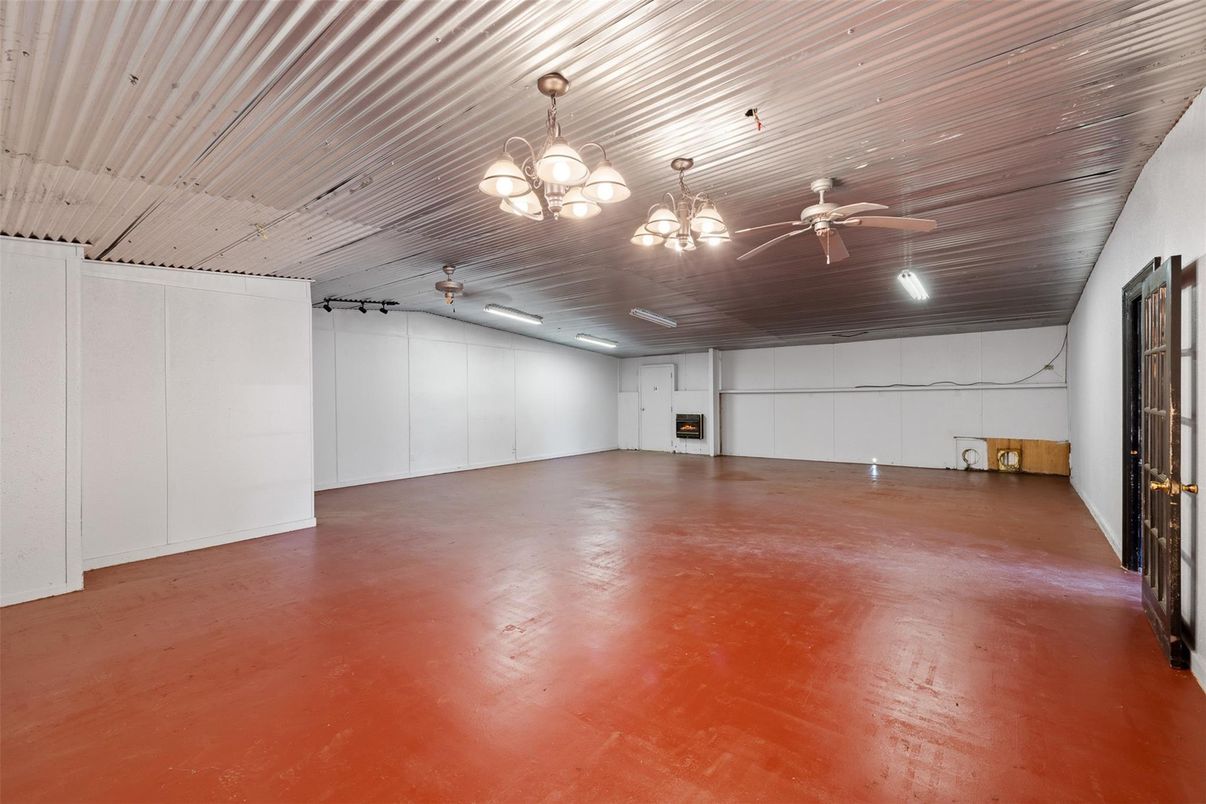 Chandelier, Empty room, Interior
