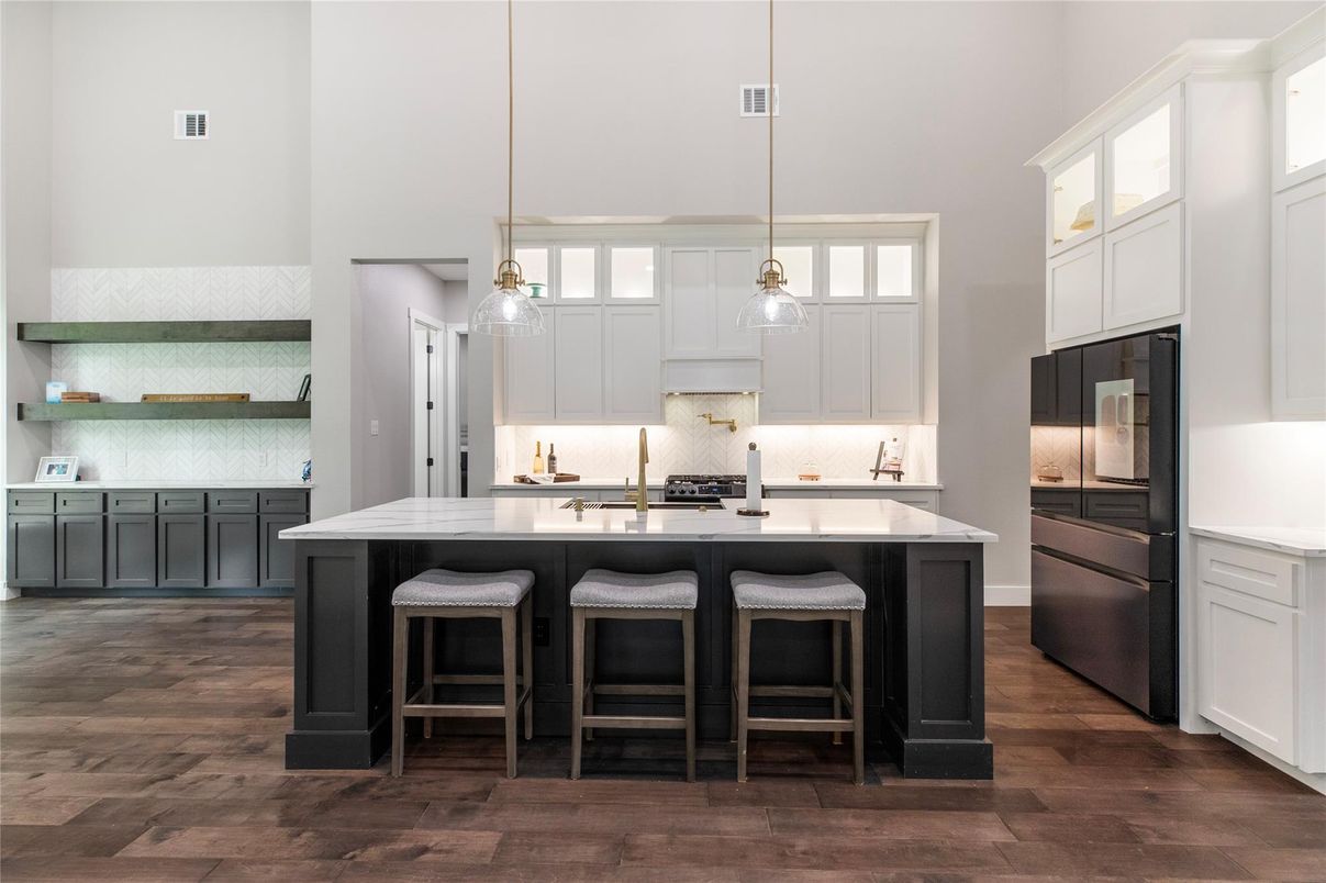 Interior, Kitchen, Pendant Lights, Wood Texture Flooring