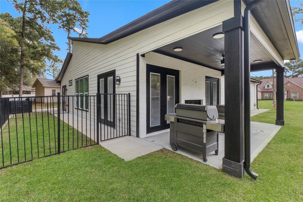 Backyard, Exterior