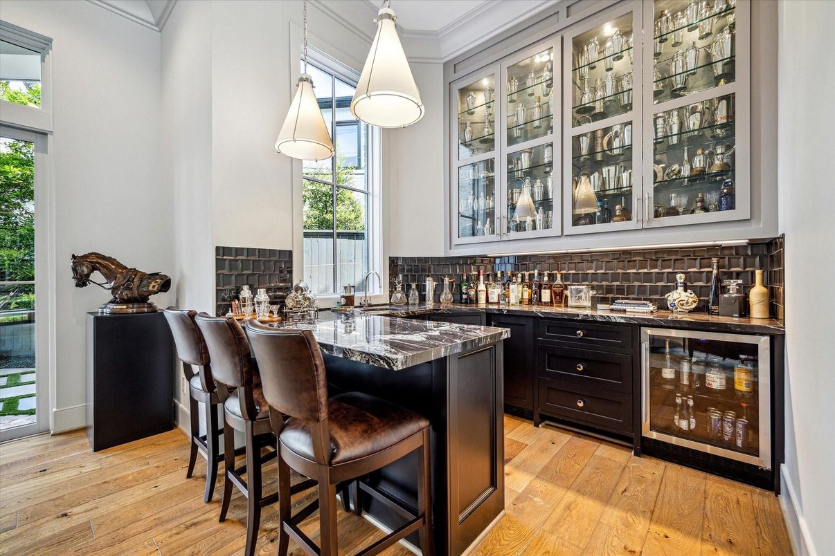 Interior, Pendant Lights, Wood Texture Flooring