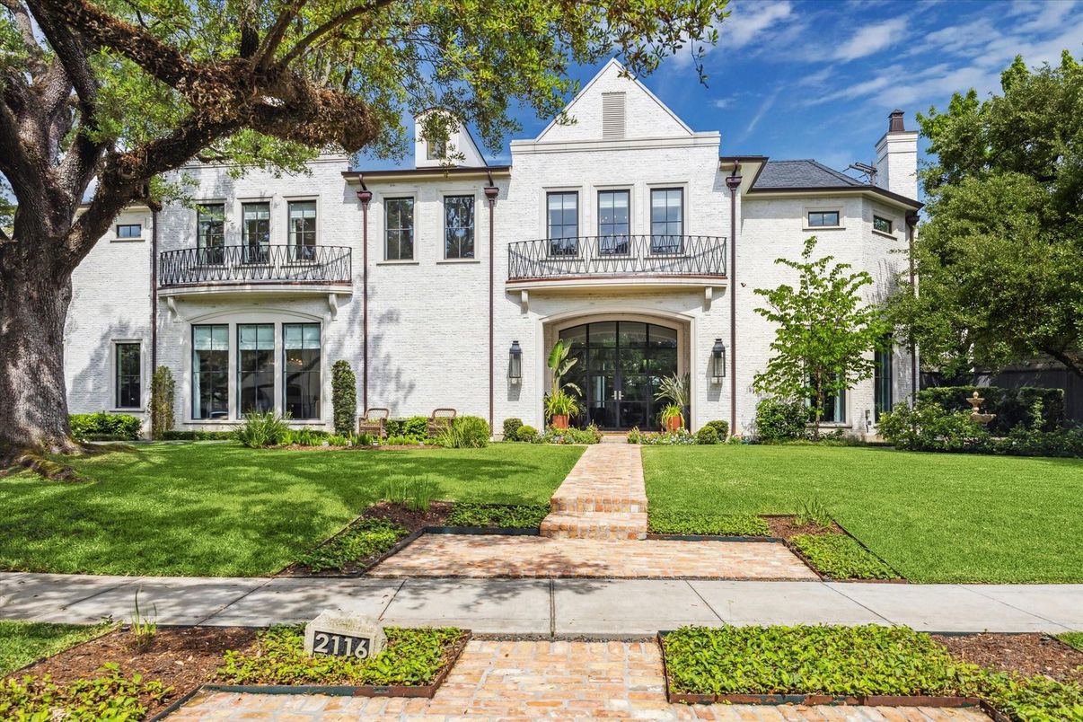 Exterior, Facade, French Provincial