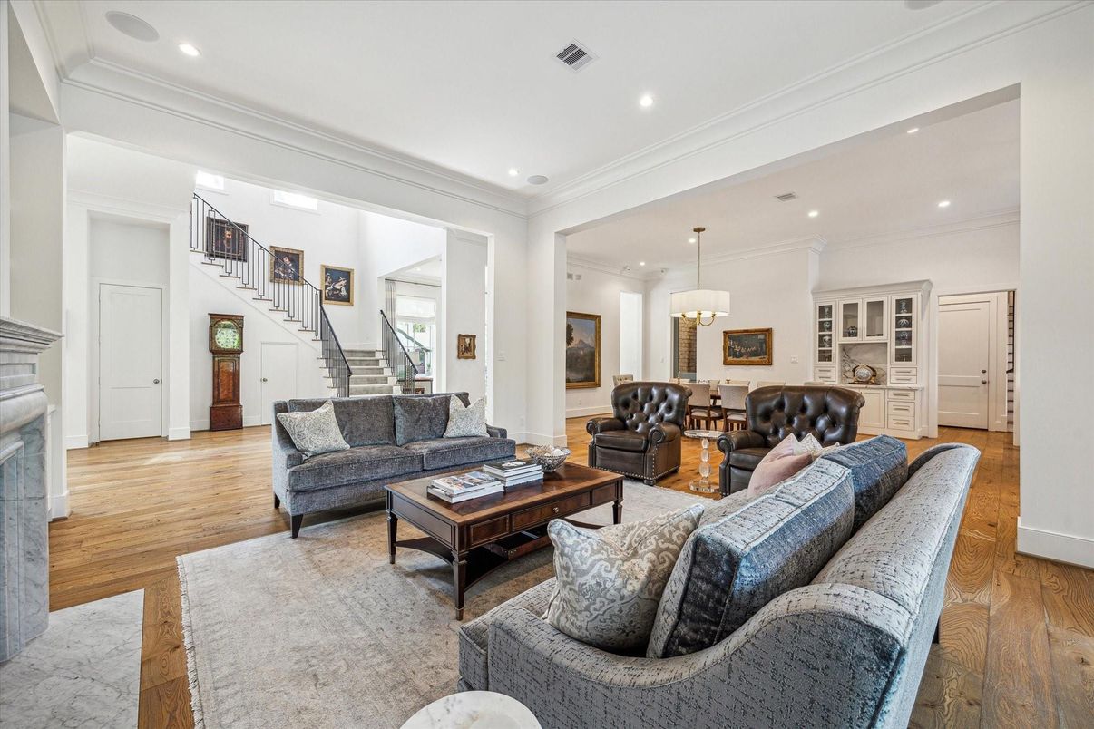 Chandelier, Interior, Living room, Recessed Lighting, Wood Texture Flooring