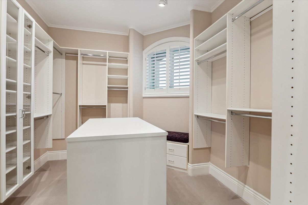 Interior, Recessed Lighting, Walk-in Closets