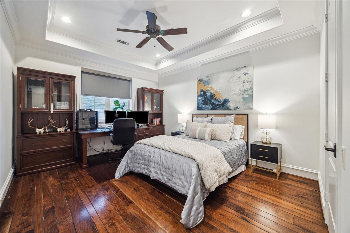 Bedroom, Home Office, Interior, Recessed Lighting, Wood Texture Flooring