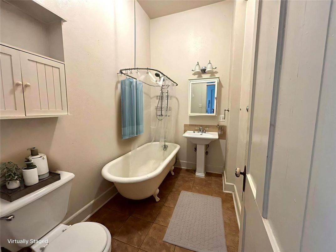 Bathroom, Free Standing Baths, Interior