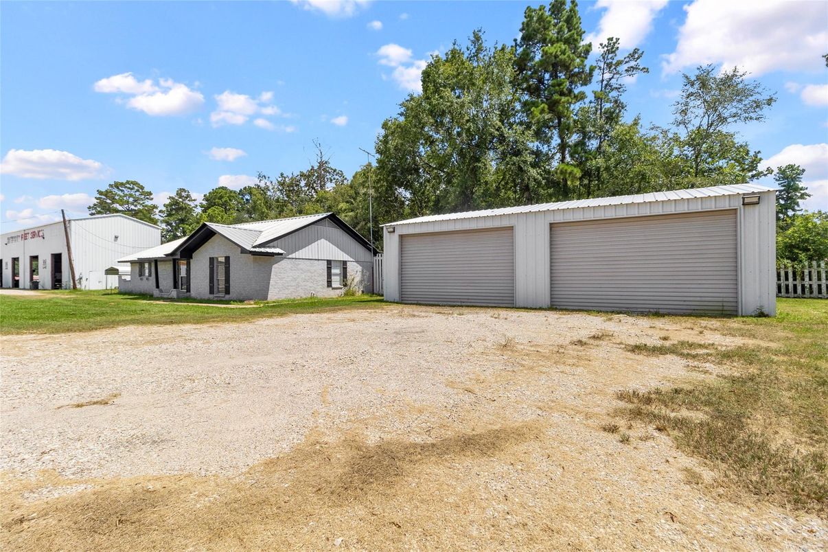 Backyard, Detached Garage, Exterior