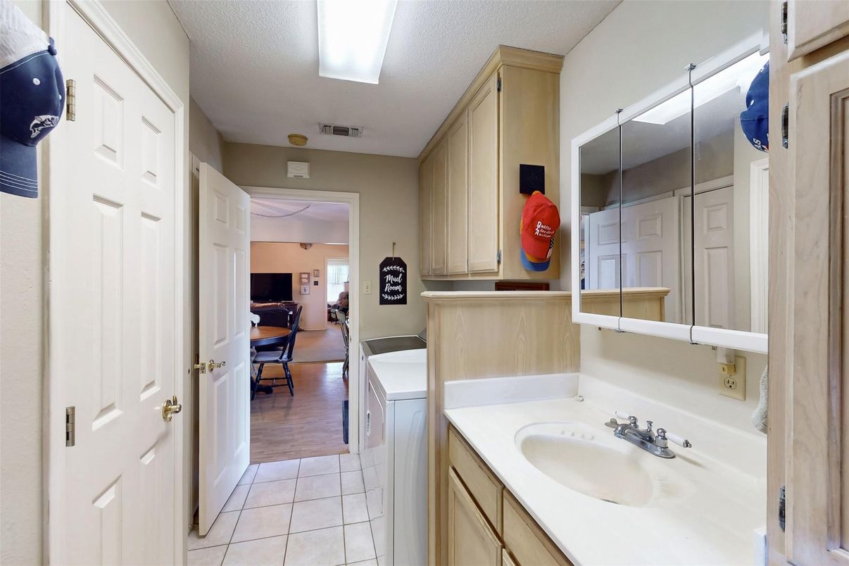 Bathroom, Dining room, Interior