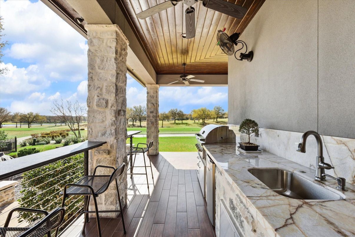 Exterior, Outdoor Kitchen