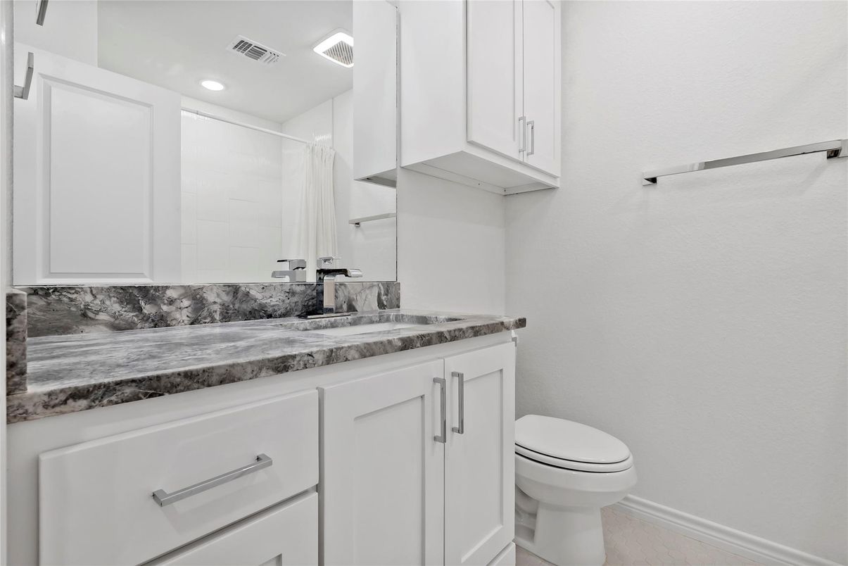Bathroom, Interior, Recessed Lighting