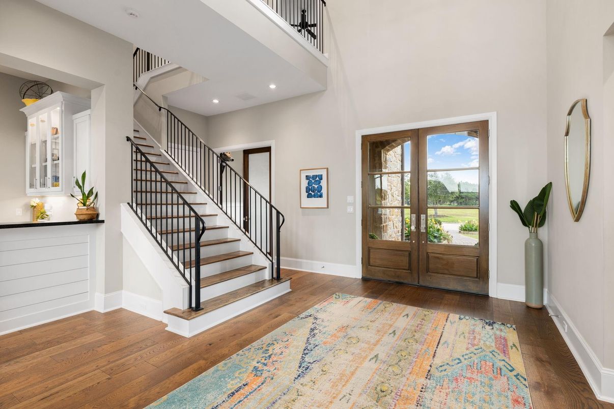 Interior, Recessed Lighting, Wood Texture Flooring