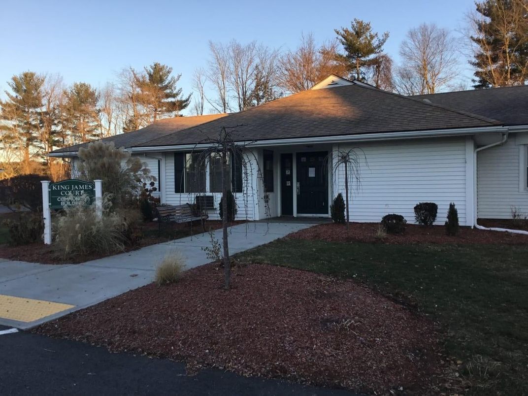 Backyard, Exterior, Facade, Ranch