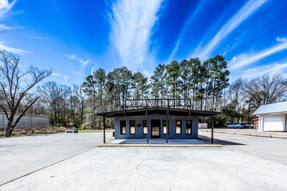 Backyard, Detached Garage, Exterior