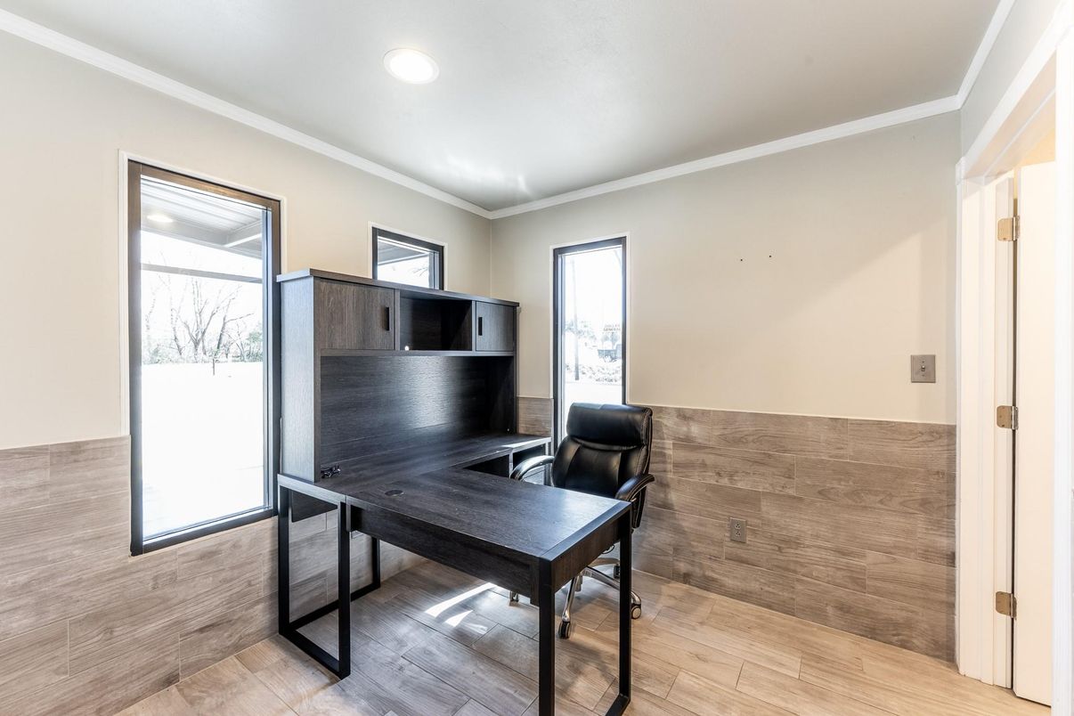 Interior, Recessed Lighting, Wood Texture Flooring