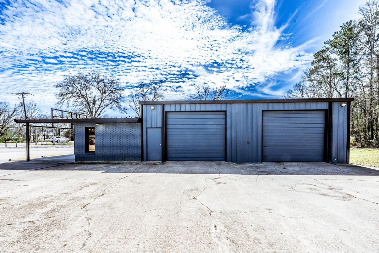 Detached Garage, Exterior