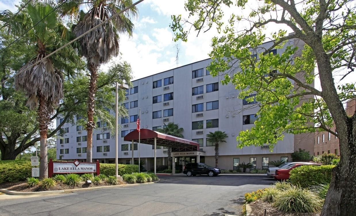 Exterior, Facade, Condo Building