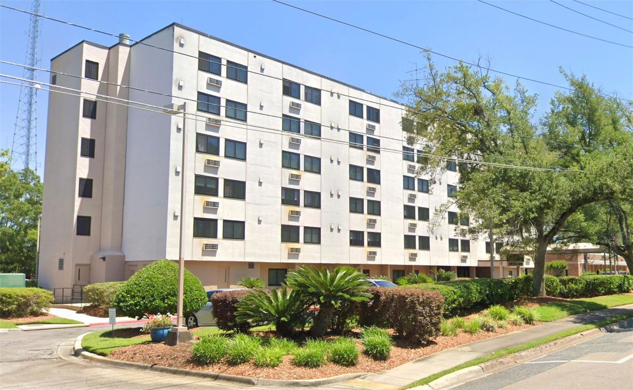 Exterior, Facade, Condo Building