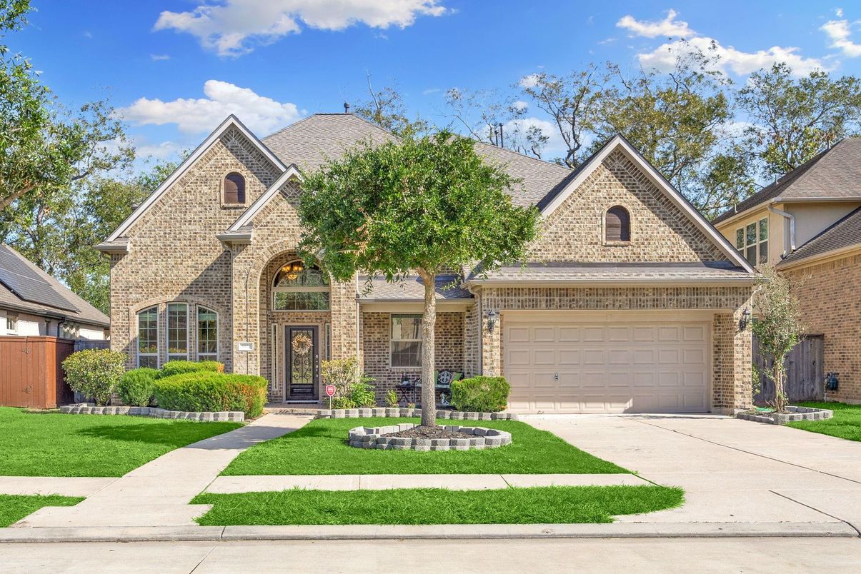 Attached, Exterior, Facade, Brick Facade, Brick Traditional