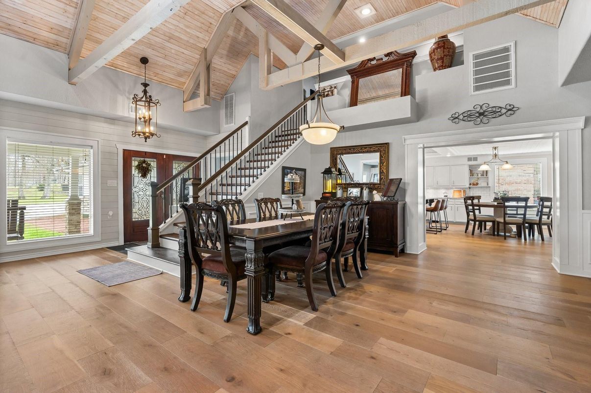 Dining room, Interior, Pendant Lights, Recessed Lighting, Wooden Beams, Wooden Ceilings, Wood Texture Flooring