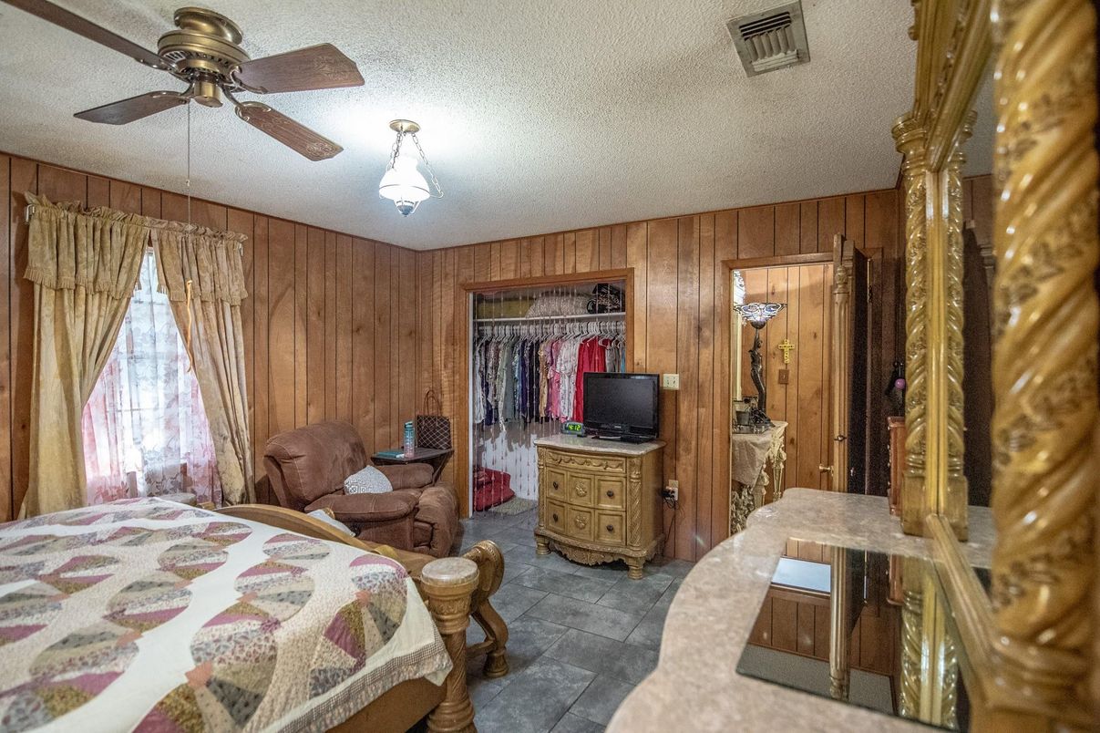 Interior, Wooden Walls