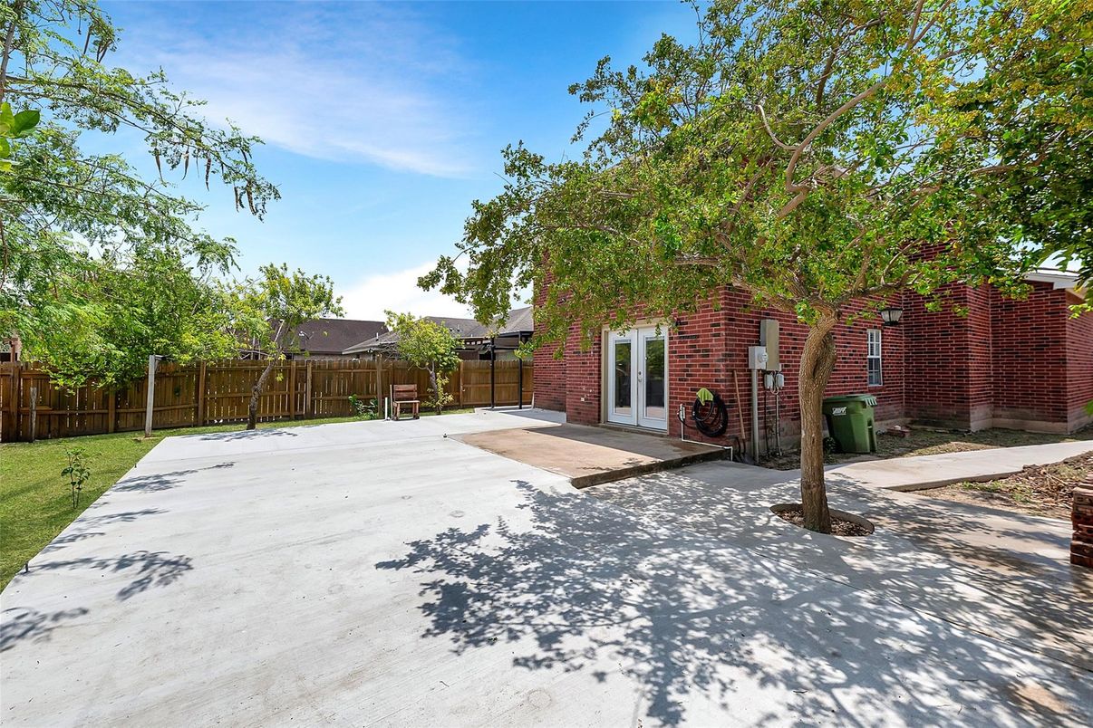 Backyard, Exterior