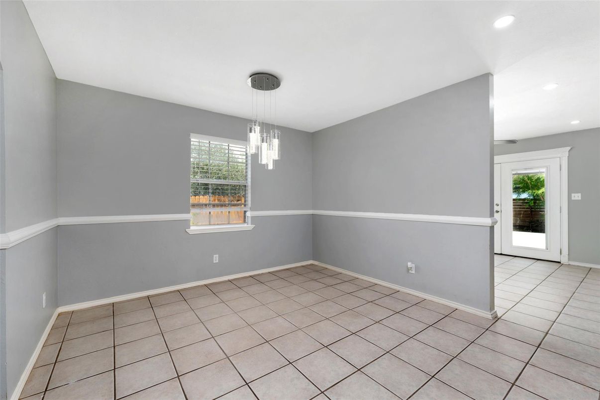 Empty room, Interior, Pendant Lights, Recessed Lighting